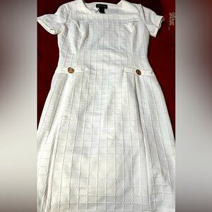 Stella & Julie- White dress with gold buttons